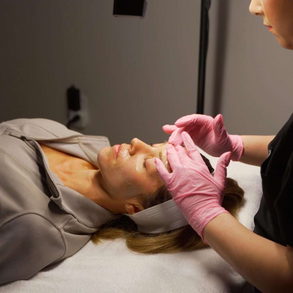 signature-facial-6-1024x1024